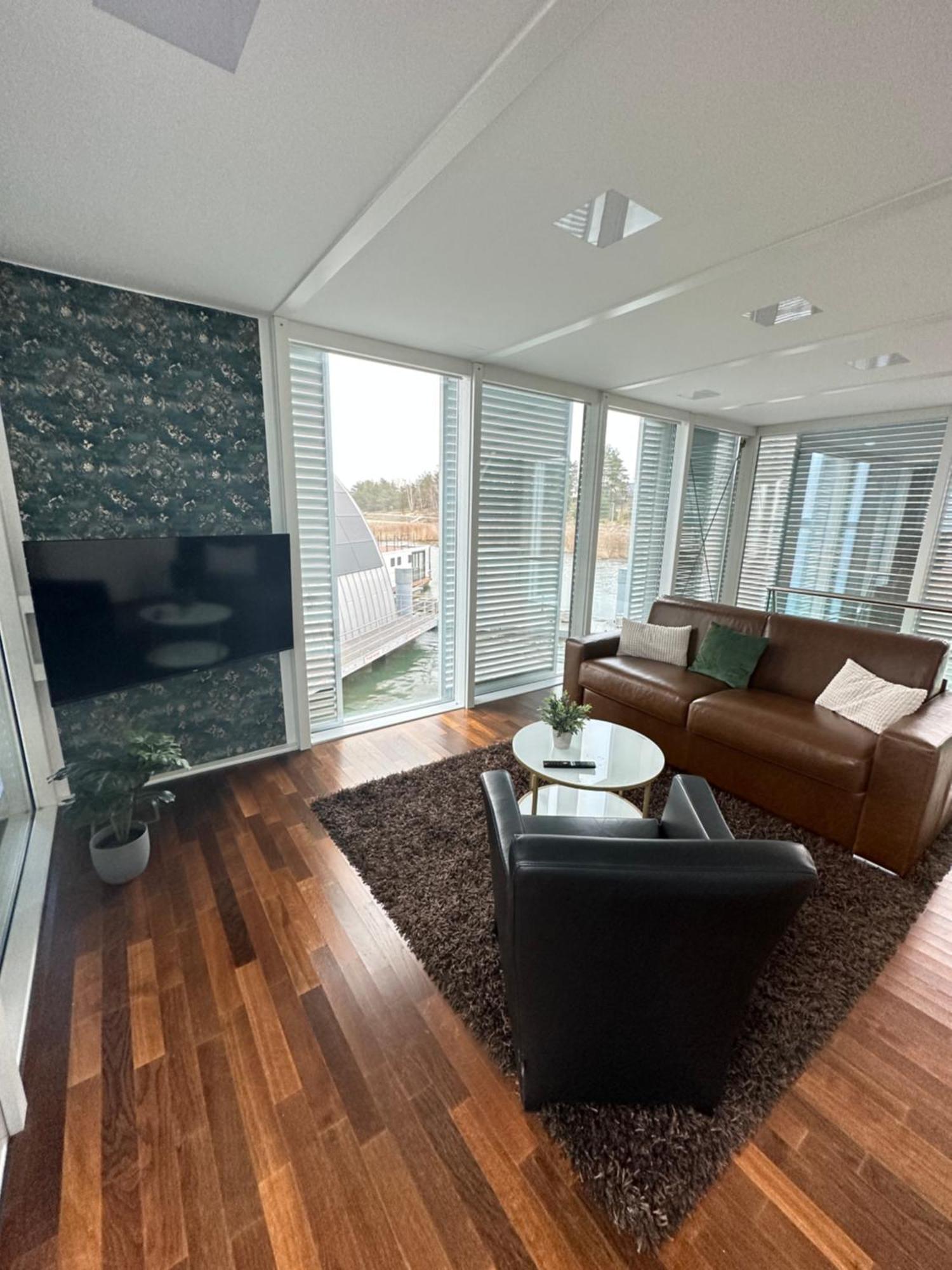 Schwimmendes Ferienhaus Silent Elsterheide 外观 照片